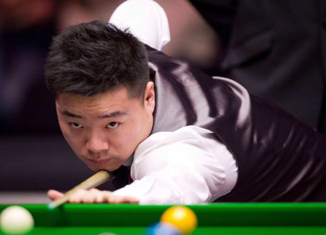 外场地进行 外场地进行